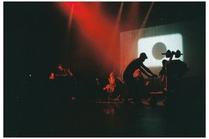 Moters įvaizdžius šiandienos mene ir visuomenėje svarstantis projektas „Nymphology“ virto muzikiniu filmu