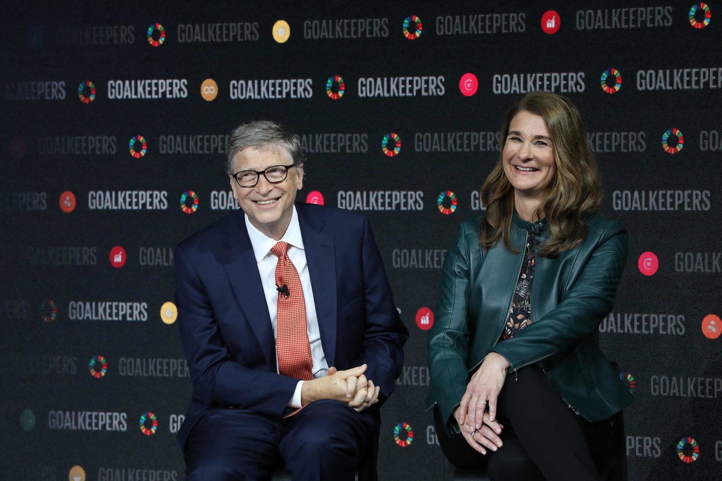 Viena turtingiausių pasaulio porų amerikiečiai B. ir M.Gatesai santuokoje pragyveno 27 metus.<br>AFP/Scanpix nuotr.