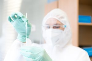 Medicininės reabilitacijos siunčiamiems pacientams nebereikės atlikti COVID-19 testo