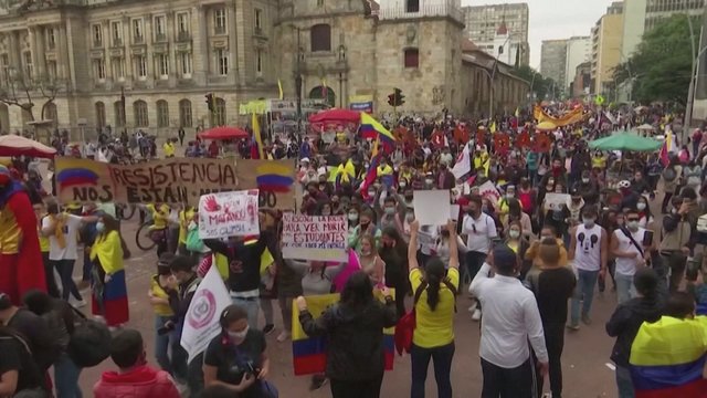 Protestų išsekinta Kolumbija ruošiasi trečiajai bangai: ligoninės perpildytos – virusas plinta nevaldomai
