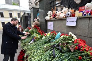 Rusijoje minima gedulo dėl šaudynių mokykloje diena