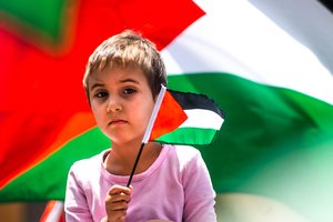 Jauniems palestiniečiams seni konflikto sprendimo būdai netinka: išeitimi gali tapti valstybės susivienijimas 