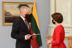 G. Nausėda suteikė įgaliojimus Lietuvos ambasadorei JAV A. Plepytei