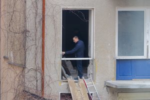 Dėl smarkiai iškilusių medžiagų kainų statybininkai nebežino, ko griebtis: kai kurie namai gali likti nepastatyti