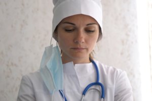 Nusižudžius medikei, prabilo kita gydytoja – po darbo panikos atakos ir didelės dozės raminamųjų