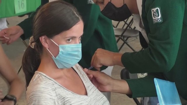 Meksika pradėjo skiepyti nėščias moteris nuo koronaviruso