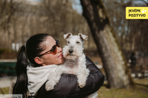 Iš karto ypatingą charakterį pademonstravęs šuo iš prieglaudos krito į širdį: sunki buvo jo jaunystė