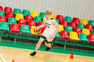 Krepšinio jaunimo rinktinės pradėjo pasirodymą FIBA „Skills challenge“ turnyre