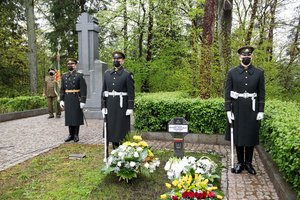 Antakalnio kapinėse pašventintas antkapinis paminklas A. Kraujeliui-Siaubūnui