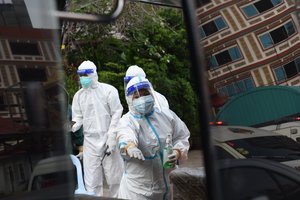 PSO vadovas: COVID-19 antrieji metai pareikalaus „daug daugiau“ aukų