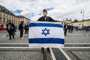 Australija ir Slovėnija iš solidarumo iškėlė Izraelio vėliavas