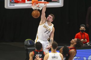 NBA naktis: be J. Valančiūno ir kitų lyderių pergalę pasiekusi „Grizzlies“ ir vietą atkrintamosiose užtikrinęs L. Dončičiaus trigubas dublis