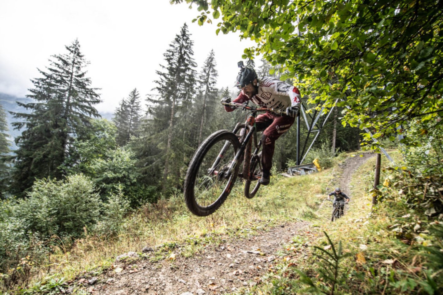 Kalnų dviračių trasa bus įrengta greta Joninių slėnio.<br>velosolutions.com nuotr.