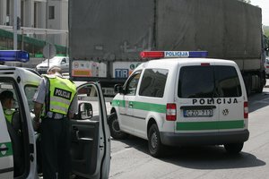 Policijos reido rezultatai: kovinių imtynių veiksmais sulaikytas neblaivus vairuotojas net neturėjo teisės sėsti prie vairo