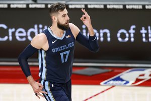 Prieš svarbiausias sezono kovas J. Valančiūnas ir „Memphis Grizzlies“ sulaukė geros žinios