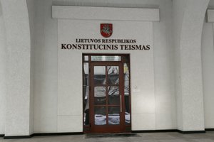 Teismas: leidimas nurašyti nusikaltimų žalą bankrutavusiems asmenims – antikonstitucinis