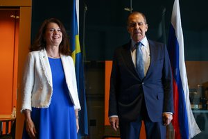 Tvyrant įtampai ir kylant temperatūrai Arkties Tarybos šalys pradeda susitikimą