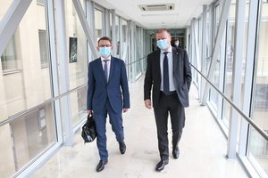 Ministro slėpynės: po S. Skvernelio priekaištų A. Dulkiui dėl nesirodymo Seime – jo atsakas