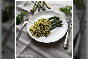 Smidrai su kiaušinių padažu: gardu ir vasariška