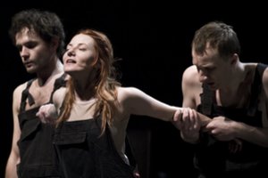 Žiūrovų pageidavimu sugrįžta populiariausių Oskaro Koršunovo spektaklių peržiūros internete