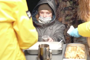 Pasipelnys iš skurdžių? Verslininkai įvesti socialines korteles spaudžia Kremlių ne be reikalo