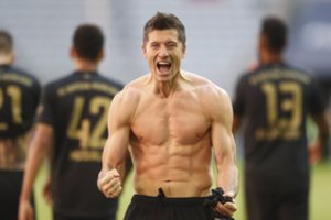 Istorinis R. Lewandowskio įvartis paskutinėmis Vokietijos čempionato sekundėmis – krito rekordas, kuris buvo laikomas šimtmečio rezultatu