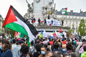 Prancūzijoje tūkstančiai žmonių dalyvavo demonstracijose palaikydami palestiniečius