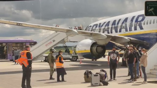 Neeilinis incidentas Lietuvos pašonėje: priverstinai nutupdytas lėktuvas