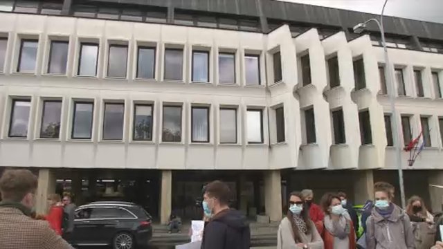 Vilniuje surengta medikų akcija prieš mobingą: pirmadienį nuo pareigų bus nušalintas R. Mažeika
