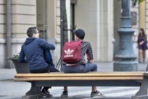 NTAKD: vis daugiau jaunuolių Lietuvoje visiškai nevartoja alkoholio, ypač – vaikinai