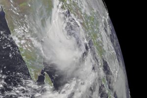 Prie Indijos krantų artėja antras ciklonas: evakuojami pusė milijono gyventojų