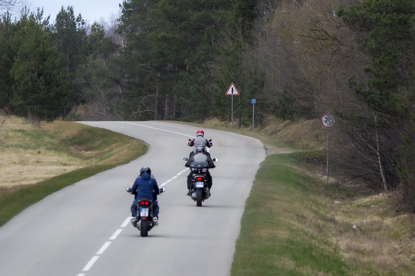 Motociklininkų sezonas įsibėgėja. Vis daugiau žmonių ryžtasi mokytis vairuoti ir sėsti ant dviračių transporto priemonių.<br>V.Ščiavinsko nuotr.