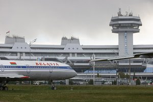 Veiksmų imasi ir Jungtinė Karalystė: nurodė vengti Baltarusijos oro erdvės, įšaldė „BelAvia“