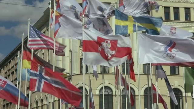 Baltarusija išsiunčia Latvijos ambasadorių: tai esą atsakas į oficialios vėliavos pakeitimą istorine