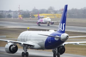 Skandinavijos oro linijų bendrovė SAS pareiškė vengsianti Baltarusijos oro erdvės