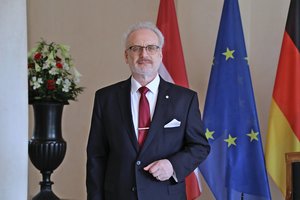 Latvijos vadovas: Baltarusijos vėliavos pakeitimas – Minsko režimo nepripažinimo signalas