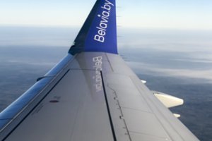 „Belavia“ stabdo reisus į Stokholmą, Rygą, Ukrainos oro uostus