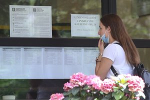 Žinia abiturientams, kurie per egzaminų sesiją sirgs COVID-19 ar bus izoliacijoje 