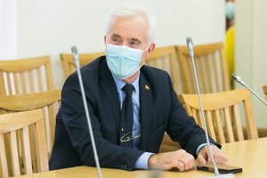 Etikos sargai: „apsileidėliais“ susirgusius COVID-19 asmenis vadinęs D. Kepenis pažeidė etiką