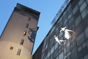 Baleto artisto Aurelijaus Liškausko šokiai ant sienų gniaužia kvapą