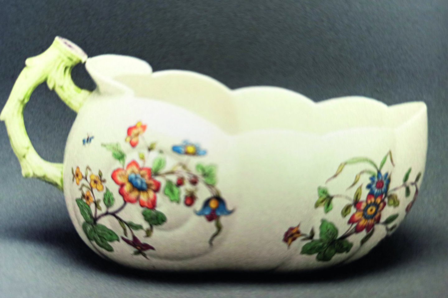 Knygos autoriaus turguje įsigytas naktipuodis primena sriubinę.