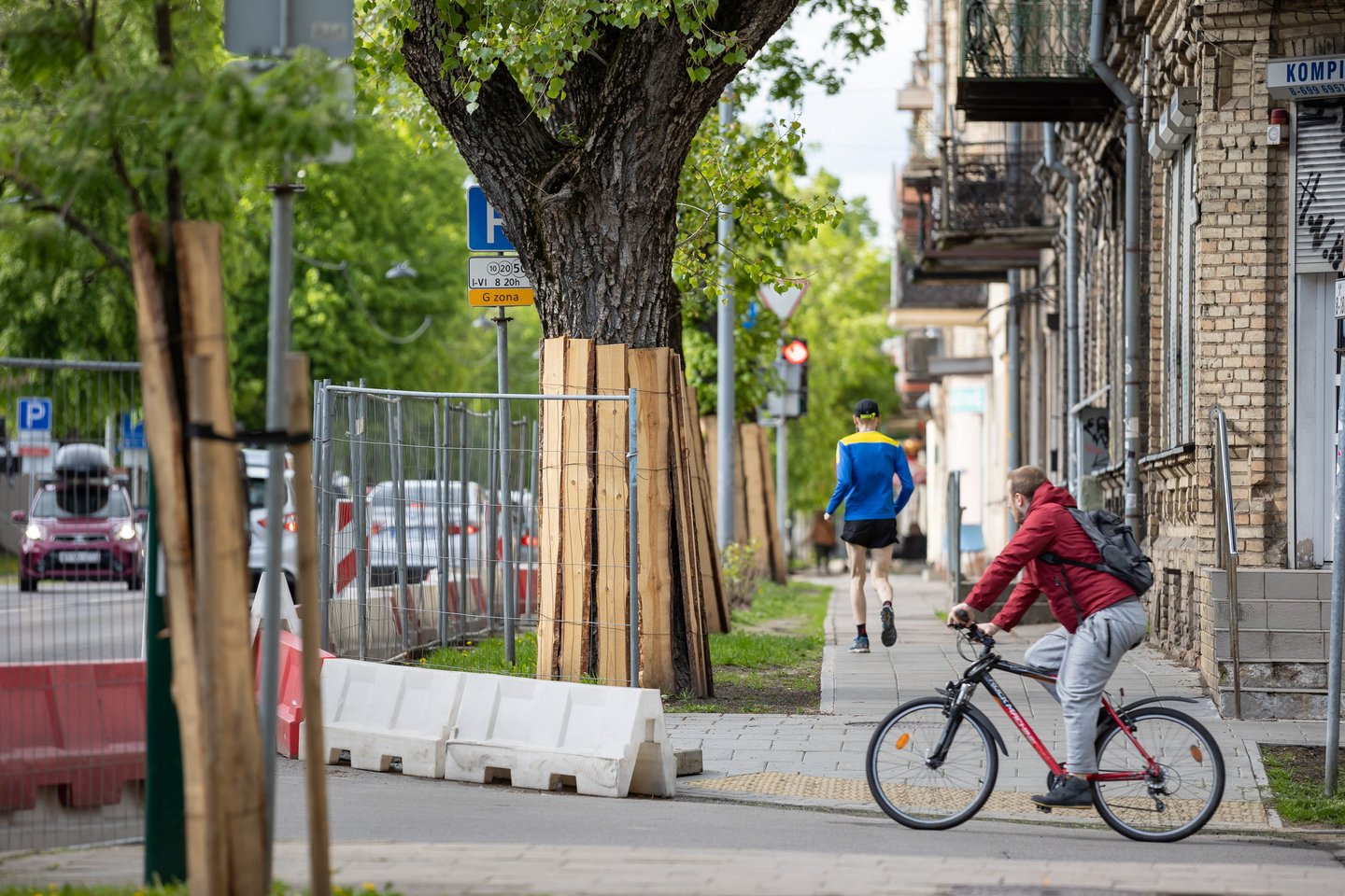 Algirdo gatvė iki rudens taps dar vienu realiu gatvės humanizavimo ir pritaikymo darniam judumui pavyzdžiu Vilniuje.<br>S.Žiūros nuotr.