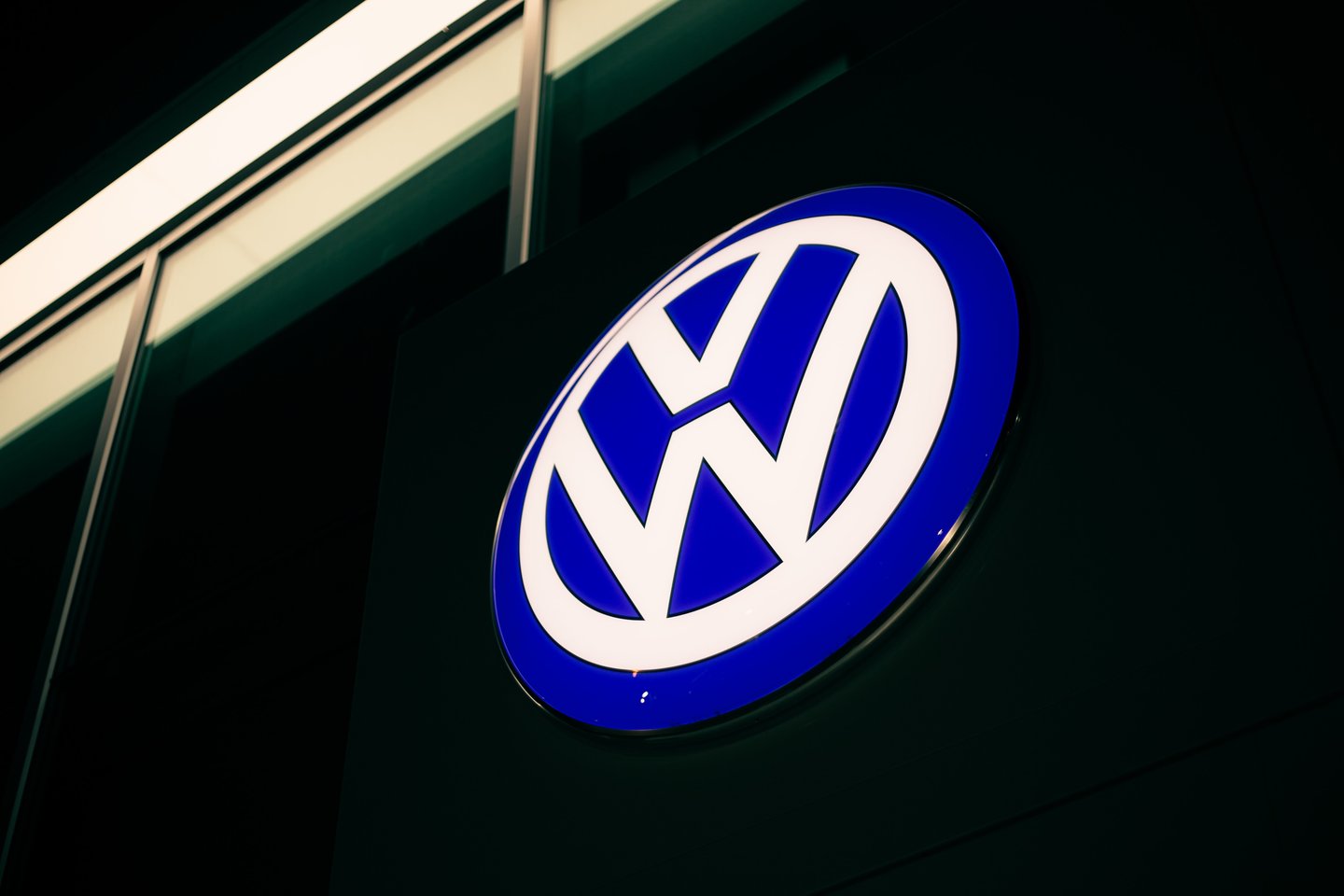 „Volkswagen“ koncernui teks nemokamai keisti variklius.<br>www.unsplash.com nuotr.