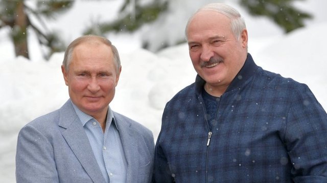 Kol tarptautinė bendruomenė sprendžia, dėl sankcijų A. Lukašenkos režimui, šis gręžiasi į Rusiją