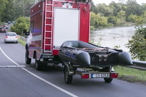 Nelaimė Šalčininkų rajone – apsivertė valtis su keturiais vyrais: du pavyko išgelbėti, kiti du ieškomi