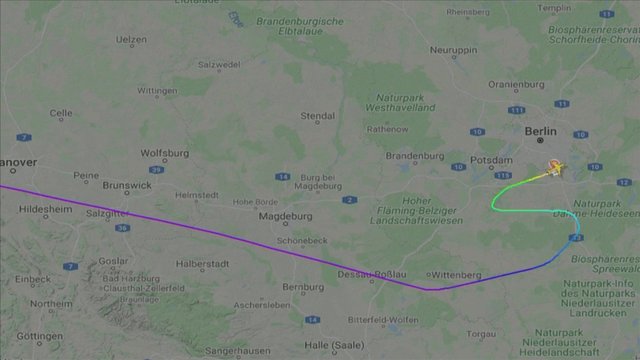 Į Krokuvą skridęs „Ryanair“ lėktuvas buvo priverstas leistis Berlyne: pranešta apie bombą