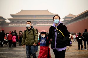 Kinijoje poroms leista auginti iki trijų vaikų