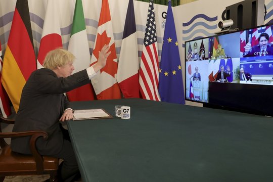 G7 pirmąkart per dvejus metus posėdžiaus gyvai: ketina aptarti ir Baltarusijos grėsmę