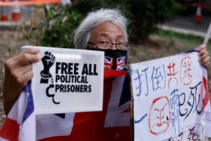 Honkonge sulaikyta aktyvistė „močiutė Wong“, surengusi piketą Tiananmeno įvykiams atminti