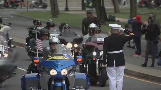 Šimtai motociklų pagerbė JAV veteranus: garsiai prabilo apie aktualiausias problemas